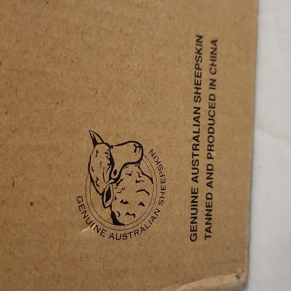 NWOT Shearling Buckle boots size 6 - Picture 10 of 11